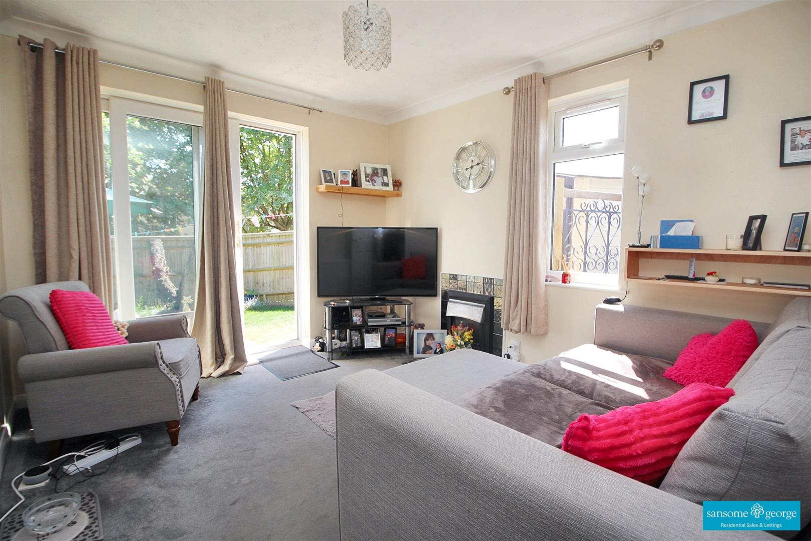 1 bed property in Sweet Briar Drive, Reading